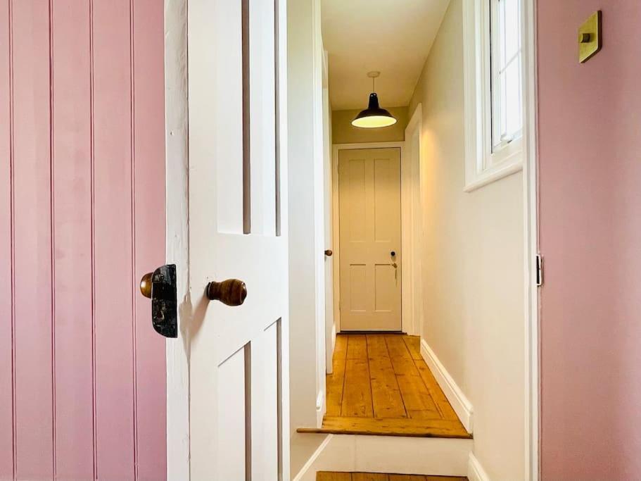 Northdene Cottage - Cosy Old Fisherman'S Cottage Two Mins From Sea - Free Parking - Wood Burning Stove - Roll Top Bath - Dog Friendly Deal Exterior foto