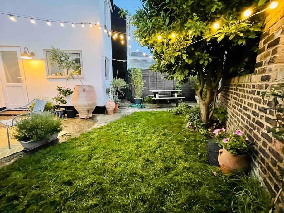 Northdene Cottage - Cosy Old Fisherman'S Cottage Two Mins From Sea - Free Parking - Wood Burning Stove - Roll Top Bath - Dog Friendly Deal Exterior foto