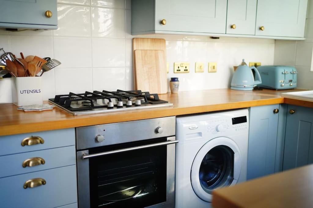 Northdene Cottage - Cosy Old Fisherman'S Cottage Two Mins From Sea - Free Parking - Wood Burning Stove - Roll Top Bath - Dog Friendly Deal Exterior foto